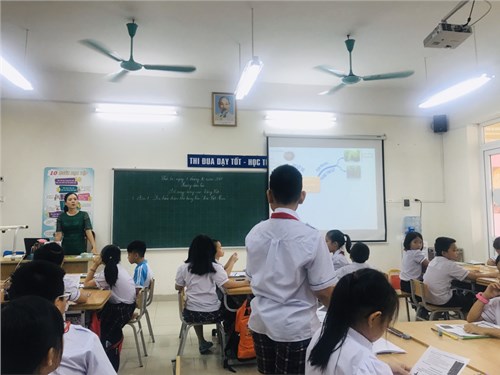 Giáo viên trường Tiểu học Đô thị Sài Đồng với chuyên đề “Vận dụng phương pháp dạy học tích cực trong dạy học cảm thụ văn học cho học sinh” 